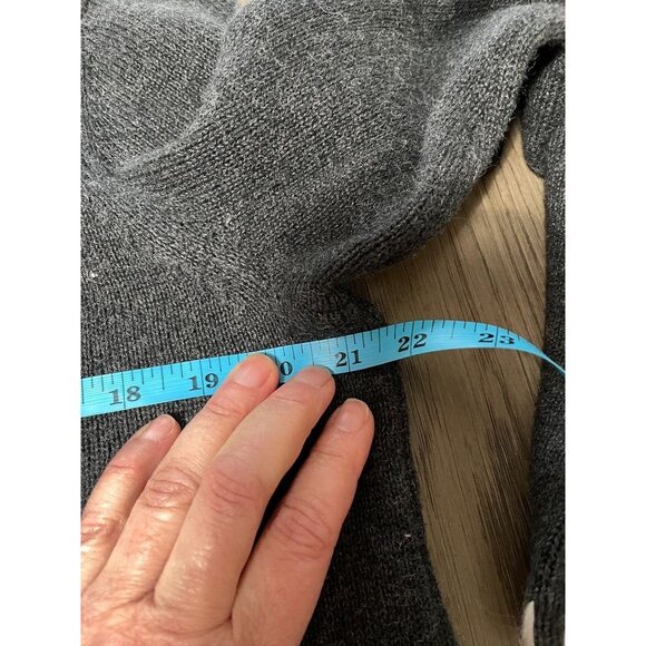 EUC Vintage Hand Embroidered Charcoal Gray Cozy Knit Sweater - Picture 9 of 10